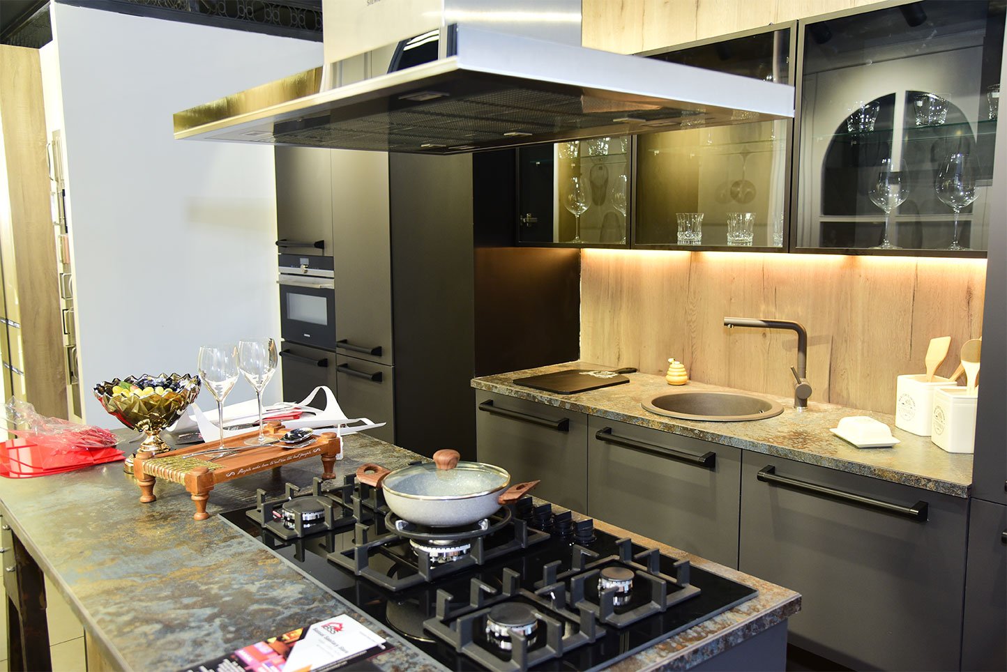 Modular kitchen dealers in Chandigarh